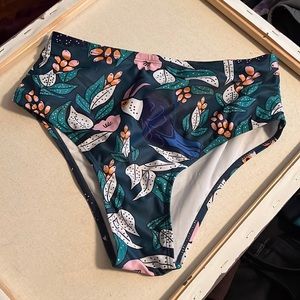 Brand New with tags 2 piece swimsuit🤩🤩🤩